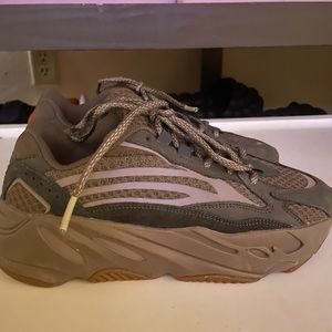 Yeezy 700 v2 “Geode”